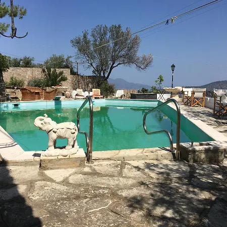 1911 Poros Country Retreat