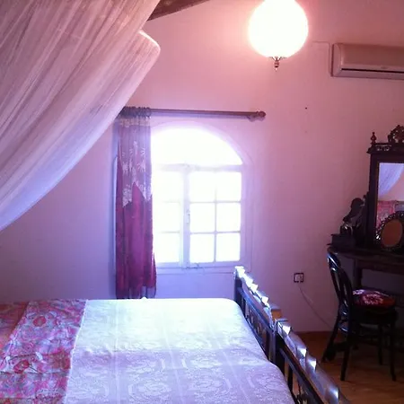 1911 Poros Country Retreat *