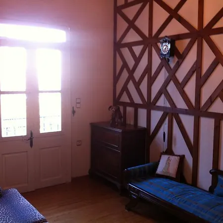1911 Poros Country Retreat *
