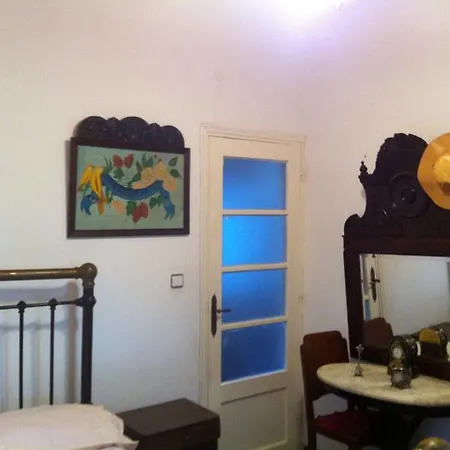 1911 Poros Country Retreat *
