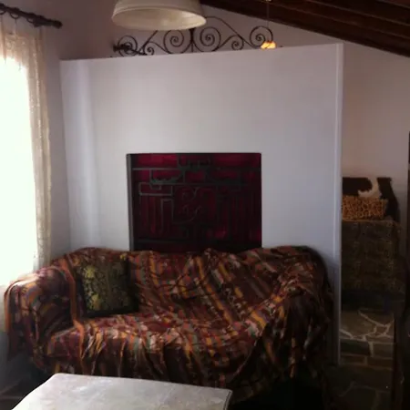 1911 Poros Country Retreat * Galatás